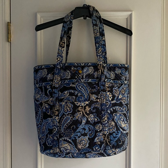 Vera Bradley Handbags - Vera Bradley Tote